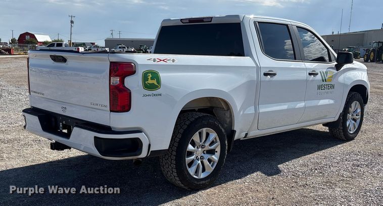 image for item EU4703 2022 Chevrolet Silverado 1500 Crew Cab pickup truck