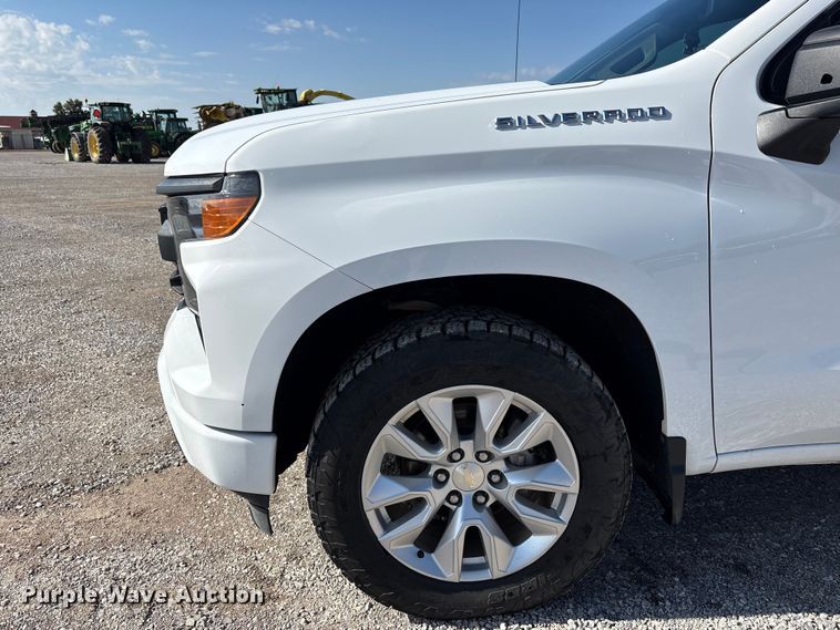 image for item EU4703 2022 Chevrolet Silverado 1500 Crew Cab pickup truck