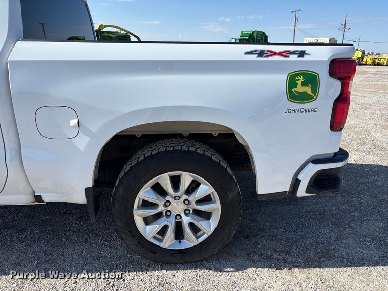 image for item EU4703 2022 Chevrolet Silverado 1500 Crew Cab pickup truck