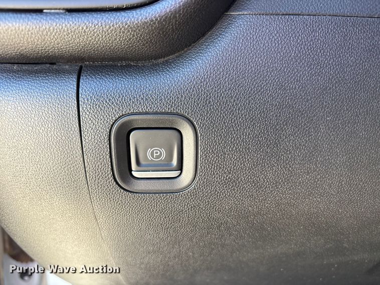 image for item EU4703 2022 Chevrolet Silverado 1500 Crew Cab pickup truck