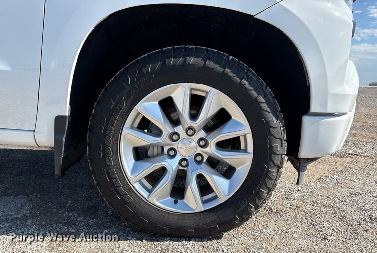 image for item EU4703 2022 Chevrolet Silverado 1500 Crew Cab pickup truck