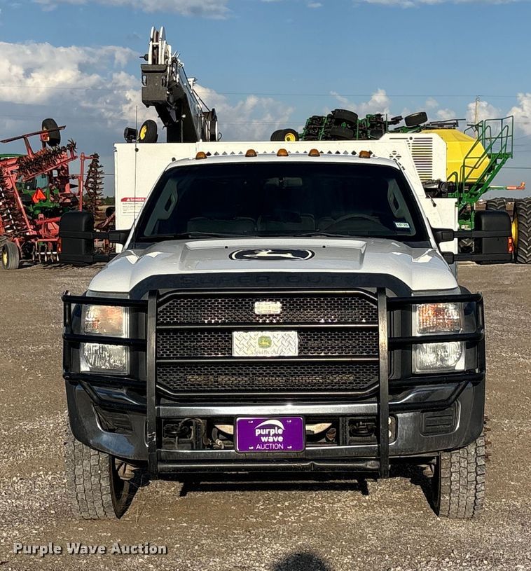 image for item EU4704 2014 Ford F550 Super Duty XL utility / service truck