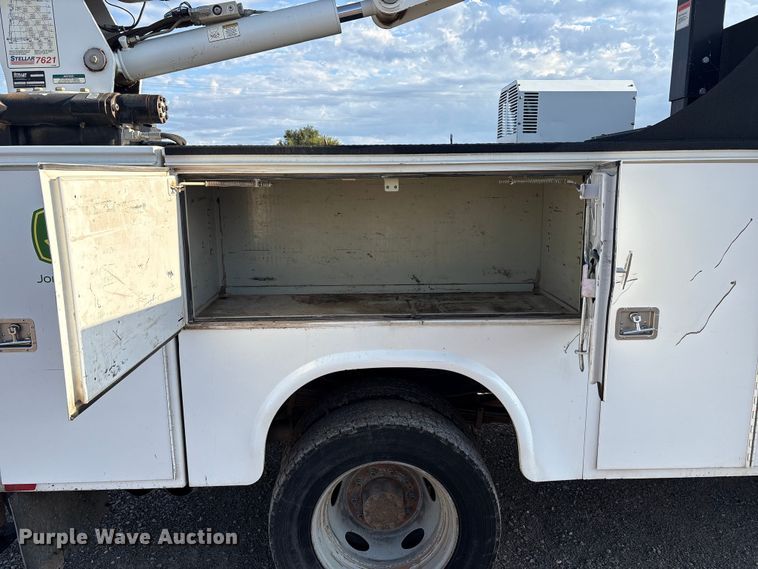 image for item EU4704 2014 Ford F550 Super Duty XL utility / service truck