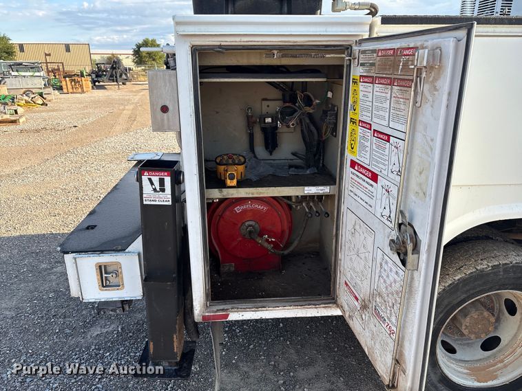 image for item EU4704 2014 Ford F550 Super Duty XL utility / service truck