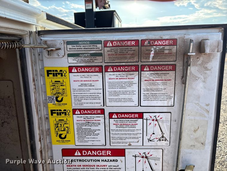 image for item EU4704 2014 Ford F550 Super Duty XL utility / service truck