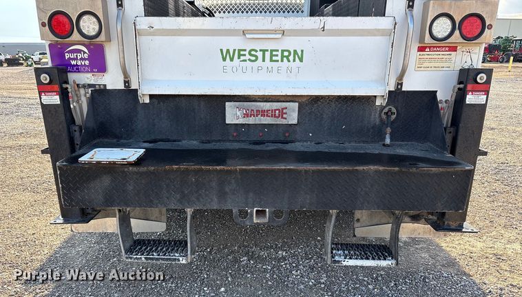 image for item EU4704 2014 Ford F550 Super Duty XL utility / service truck