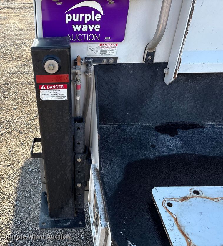 image for item EU4704 2014 Ford F550 Super Duty XL utility / service truck