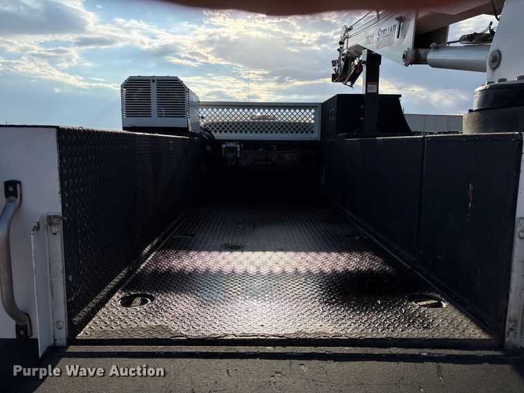 image for item EU4704 2014 Ford F550 Super Duty XL utility / service truck