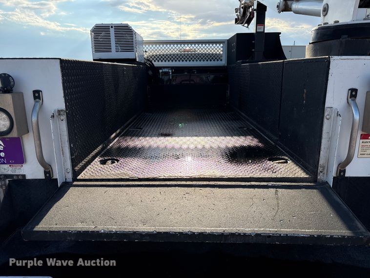 image for item EU4704 2014 Ford F550 Super Duty XL utility / service truck