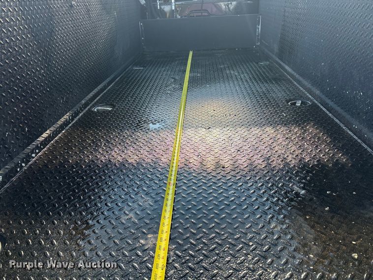 image for item EU4704 2014 Ford F550 Super Duty XL utility / service truck