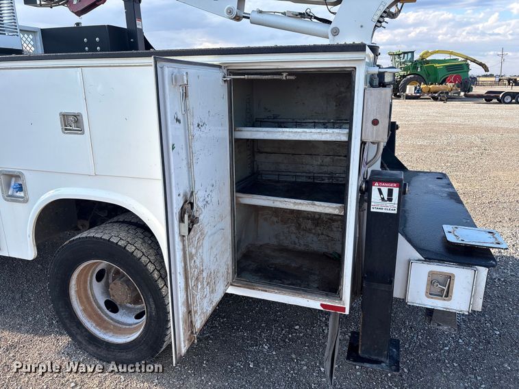 image for item EU4704 2014 Ford F550 Super Duty XL utility / service truck