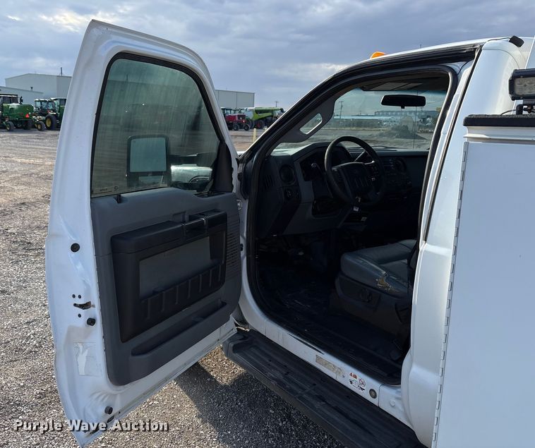 image for item EU4704 2014 Ford F550 Super Duty XL utility / service truck