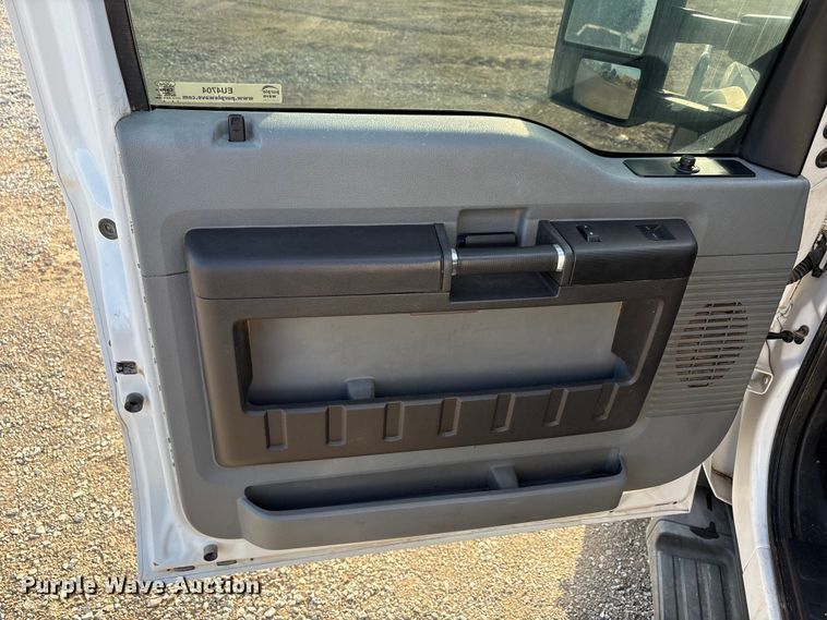 image for item EU4704 2014 Ford F550 Super Duty XL utility / service truck