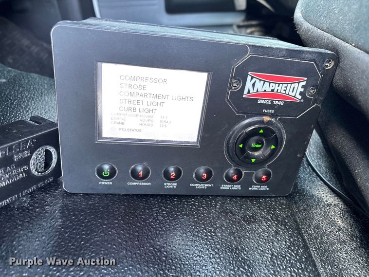 image for item EU4704 2014 Ford F550 Super Duty XL utility / service truck