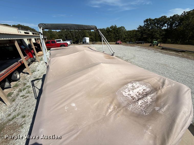 image for item EU5055 2002 Voyager VEXP22 pontoon boat