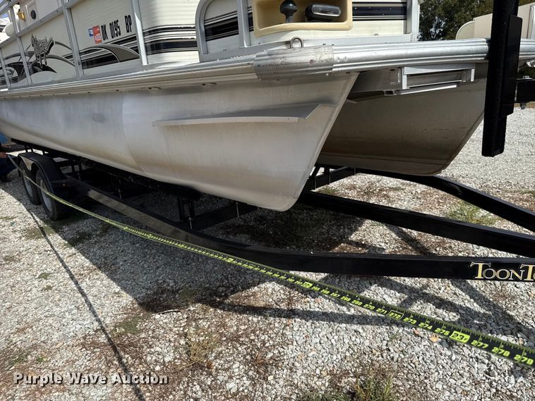 image for item EU5055 2002 Voyager VEXP22 pontoon boat