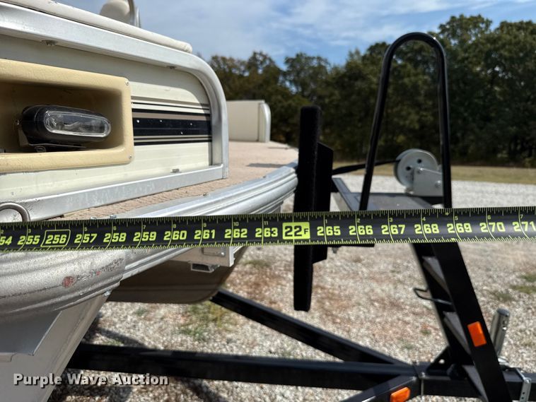 image for item EU5055 2002 Voyager VEXP22 pontoon boat