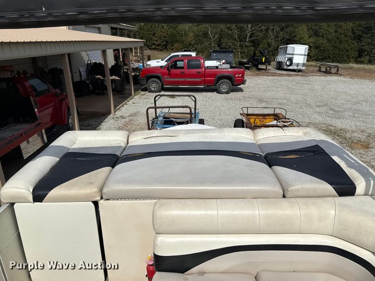 image for item EU5055 2002 Voyager VEXP22 pontoon boat