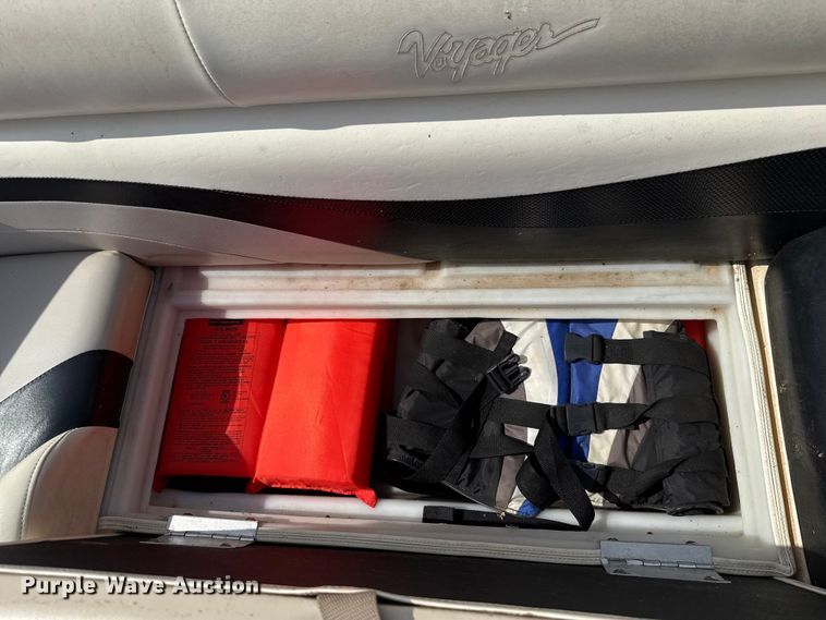 image for item EU5055 2002 Voyager VEXP22 pontoon boat