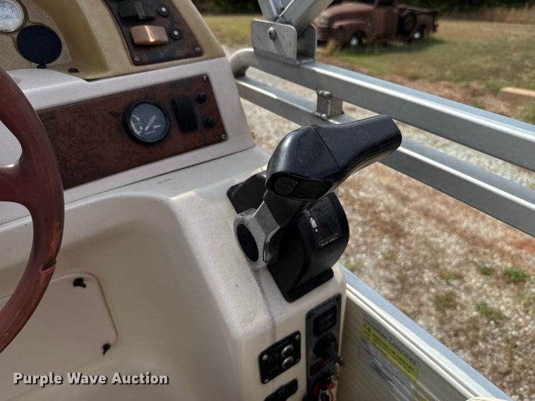 image for item EU5055 2002 Voyager VEXP22 pontoon boat