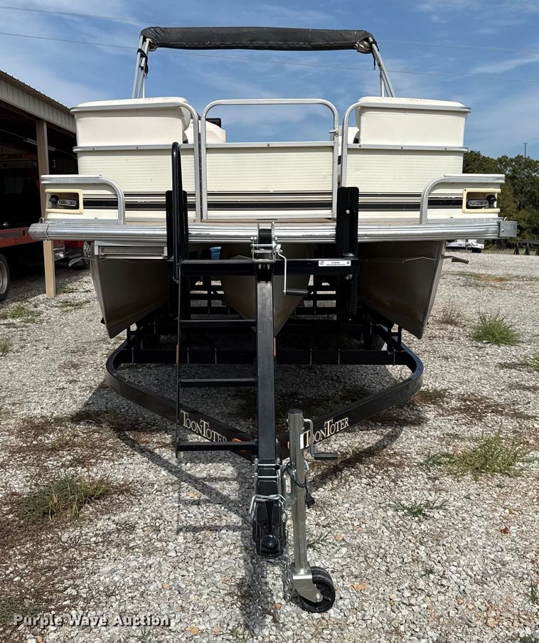image for item EU5055 2002 Voyager VEXP22 pontoon boat