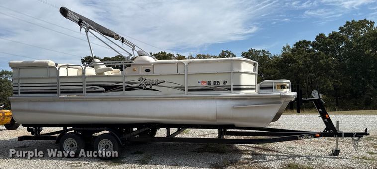 image for item EU5055 2002 Voyager VEXP22 pontoon boat