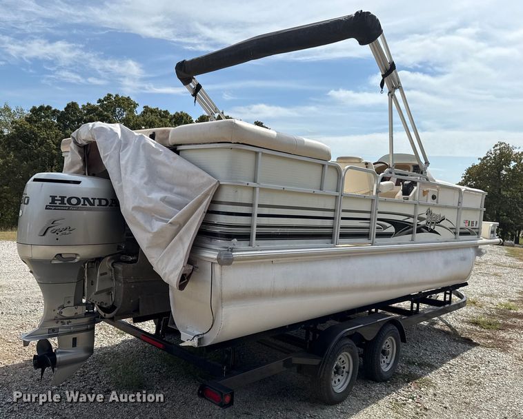 image for item EU5055 2002 Voyager VEXP22 pontoon boat