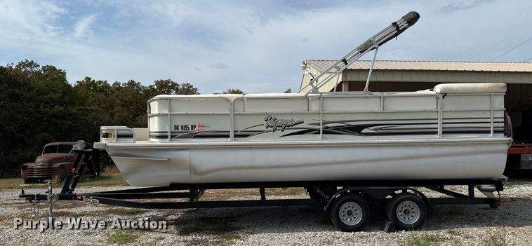 image for item EU5055 2002 Voyager VEXP22 pontoon boat