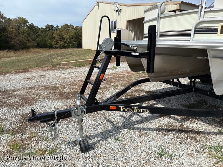 image for item EU5055 2002 Voyager VEXP22 pontoon boat