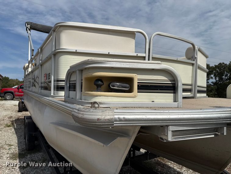 image for item EU5055 2002 Voyager VEXP22 pontoon boat