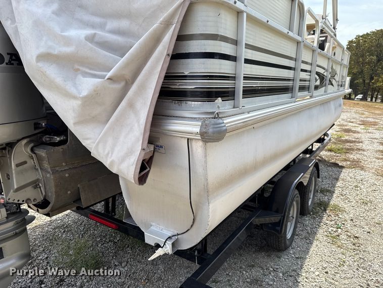 image for item EU5055 2002 Voyager VEXP22 pontoon boat