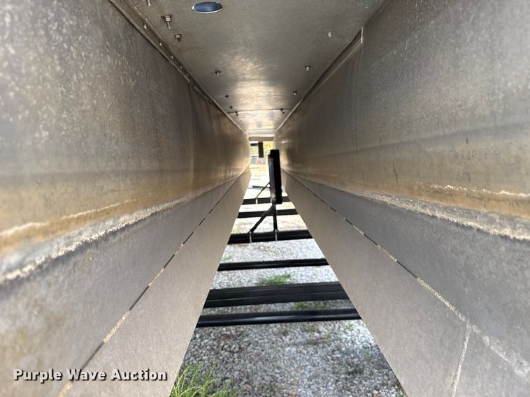 image for item EU5055 2002 Voyager VEXP22 pontoon boat