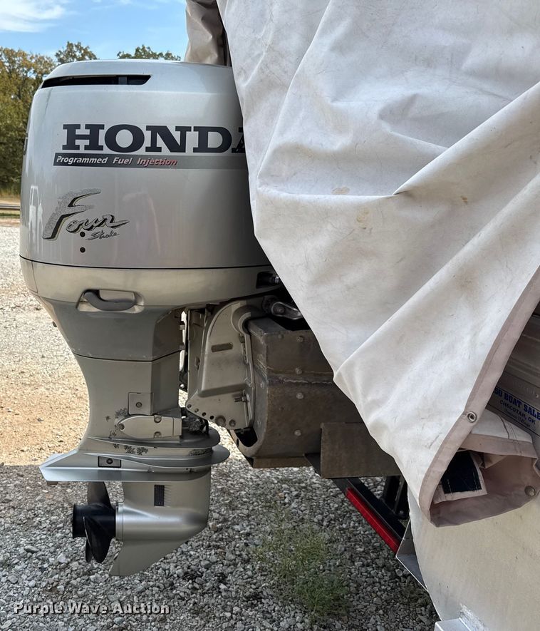 image for item EU5055 2002 Voyager VEXP22 pontoon boat