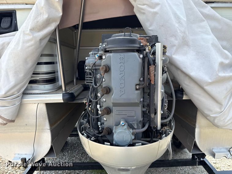 image for item EU5055 2002 Voyager VEXP22 pontoon boat