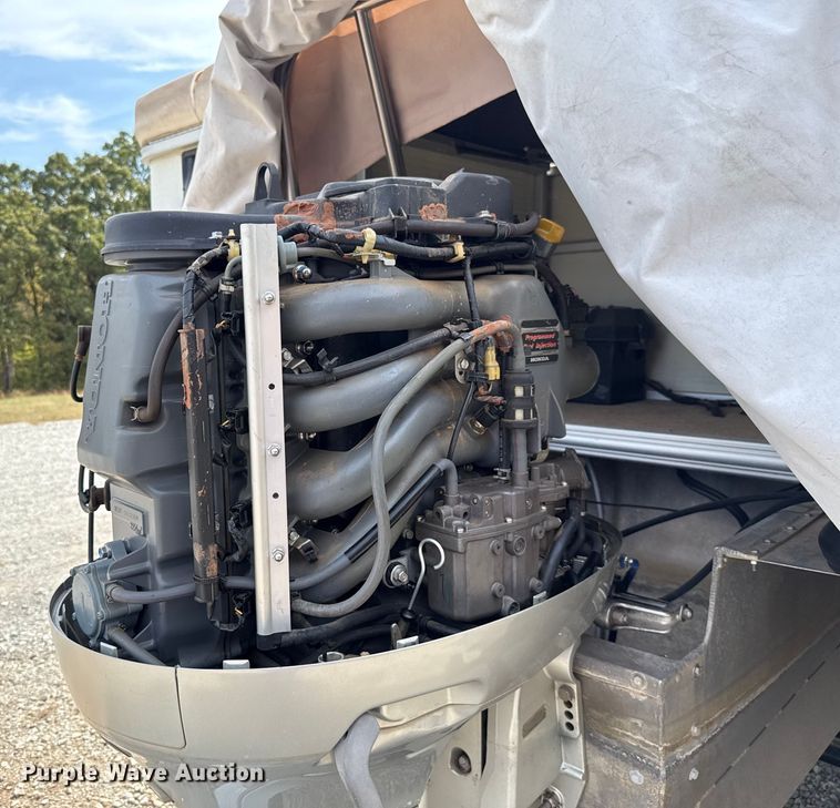 image for item EU5055 2002 Voyager VEXP22 pontoon boat