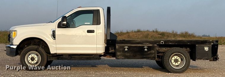 image for item EU5061 2017 Ford F350 Super Duty XL flatbed pickup truck