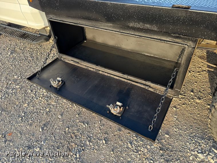 image for item EU5061 2017 Ford F350 Super Duty XL flatbed pickup truck