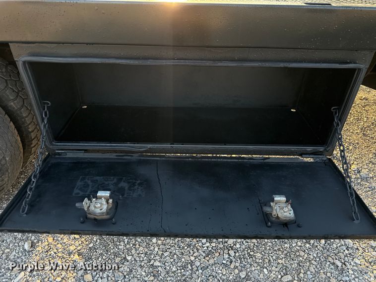 image for item EU5061 2017 Ford F350 Super Duty XL flatbed pickup truck