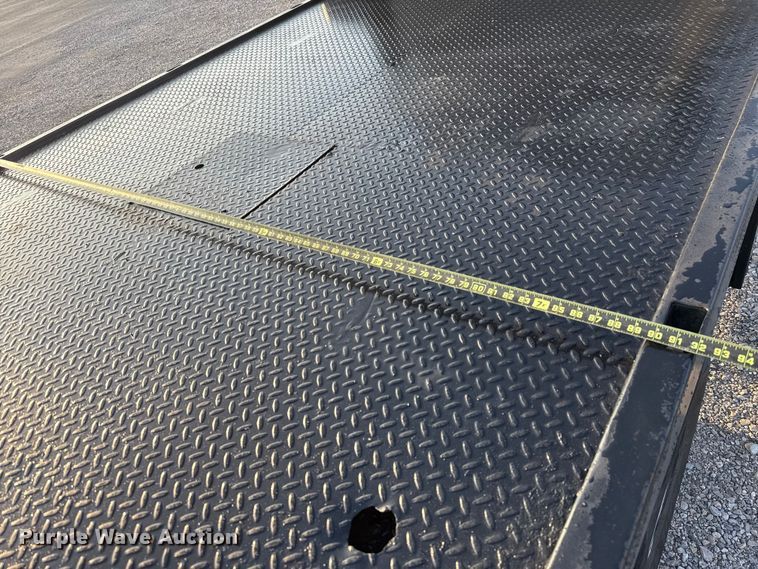 image for item EU5061 2017 Ford F350 Super Duty XL flatbed pickup truck