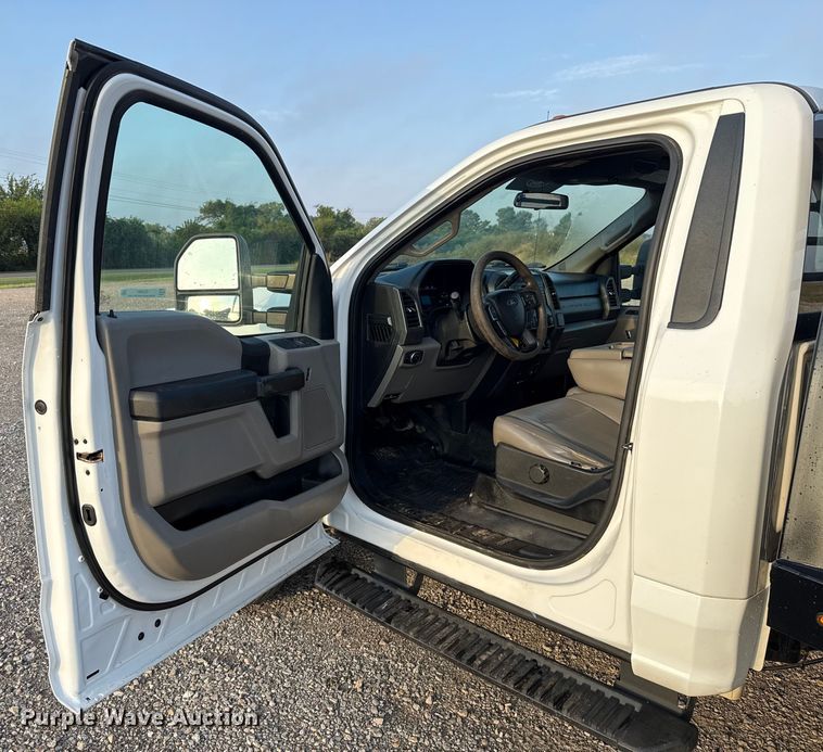 image for item EU5061 2017 Ford F350 Super Duty XL flatbed pickup truck