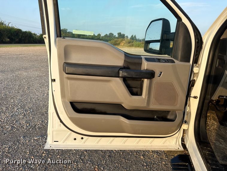 image for item EU5061 2017 Ford F350 Super Duty XL flatbed pickup truck