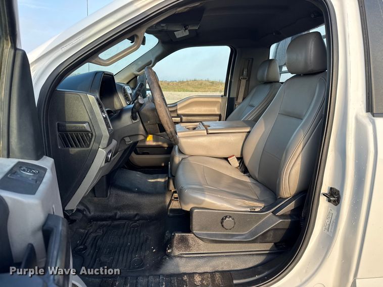 image for item EU5061 2017 Ford F350 Super Duty XL flatbed pickup truck