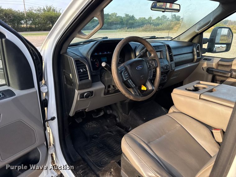 image for item EU5061 2017 Ford F350 Super Duty XL flatbed pickup truck