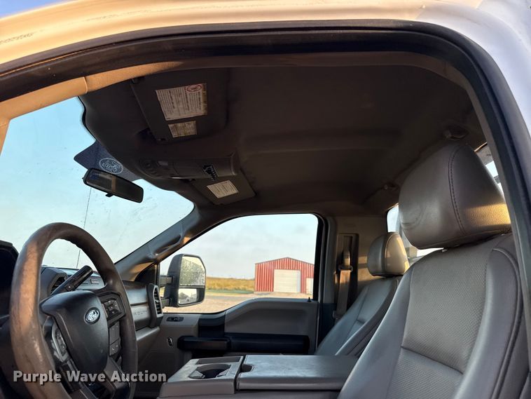 image for item EU5061 2017 Ford F350 Super Duty XL flatbed pickup truck