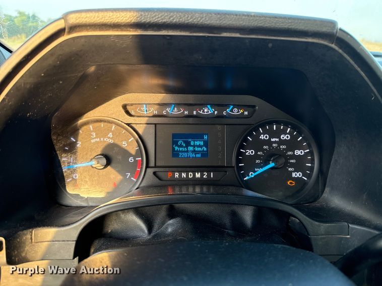 image for item EU5061 2017 Ford F350 Super Duty XL flatbed pickup truck