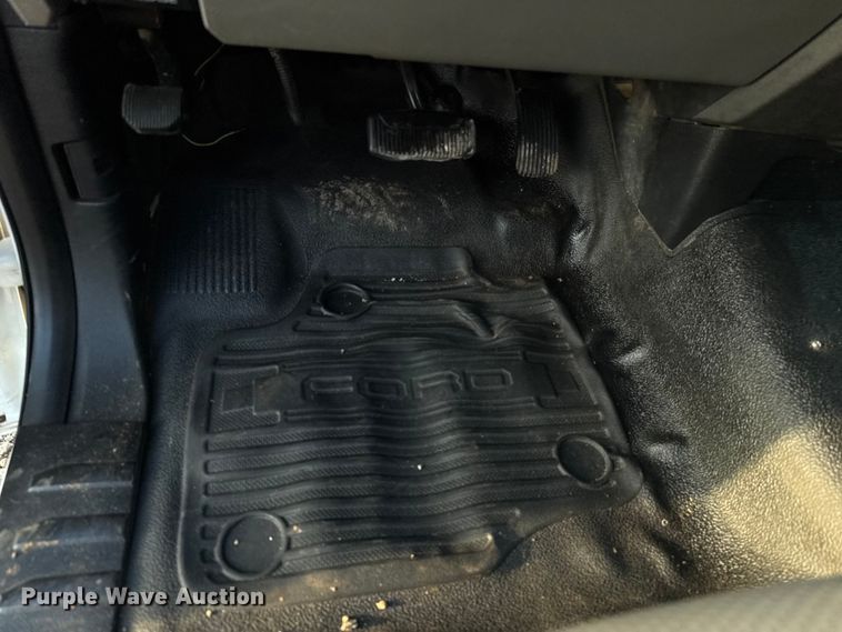 image for item EU5061 2017 Ford F350 Super Duty XL flatbed pickup truck