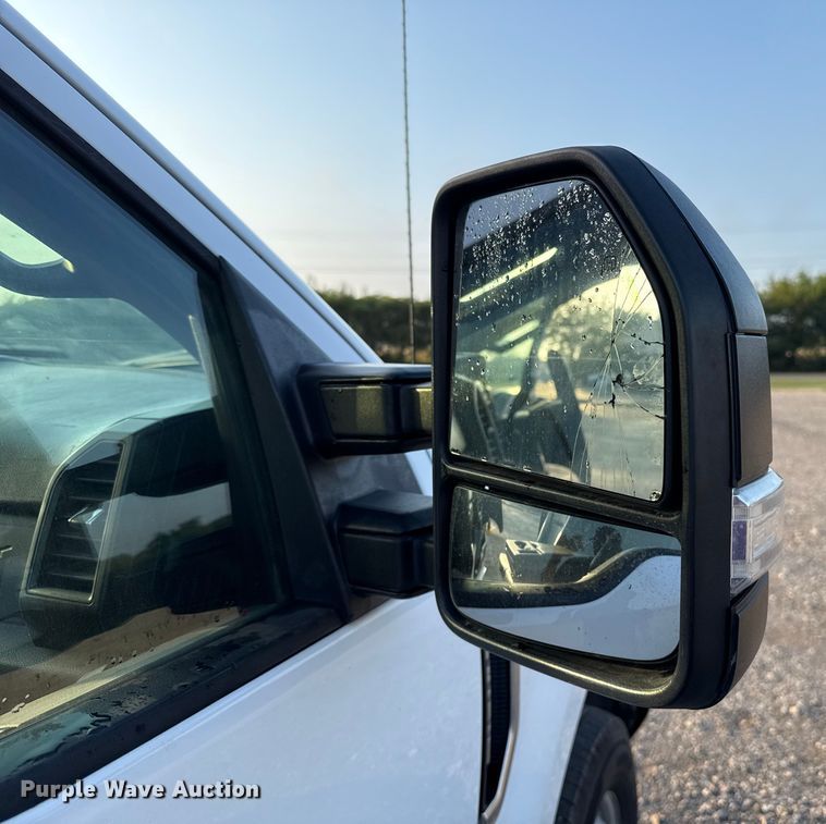 image for item EU5061 2017 Ford F350 Super Duty XL flatbed pickup truck