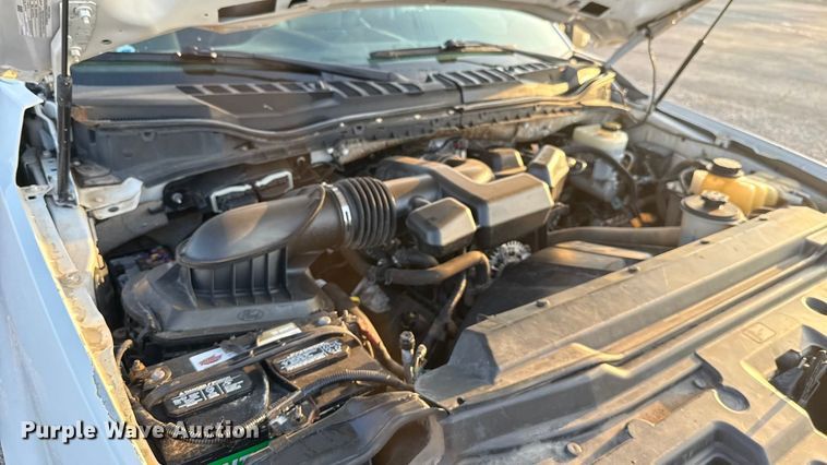 image for item EU5061 2017 Ford F350 Super Duty XL flatbed pickup truck