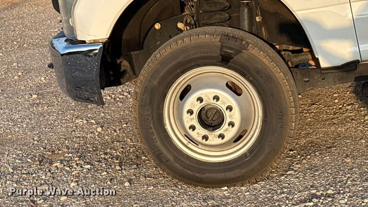 image for item EU5061 2017 Ford F350 Super Duty XL flatbed pickup truck