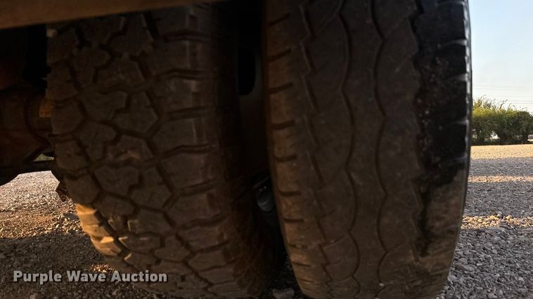 image for item EU5061 2017 Ford F350 Super Duty XL flatbed pickup truck